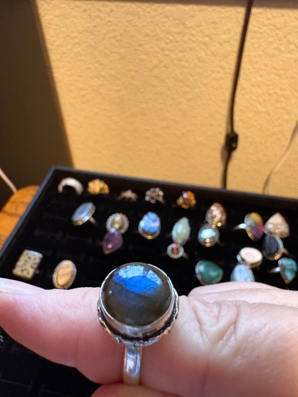 Blue flash Lab silver ring - Picture 4 of 5
